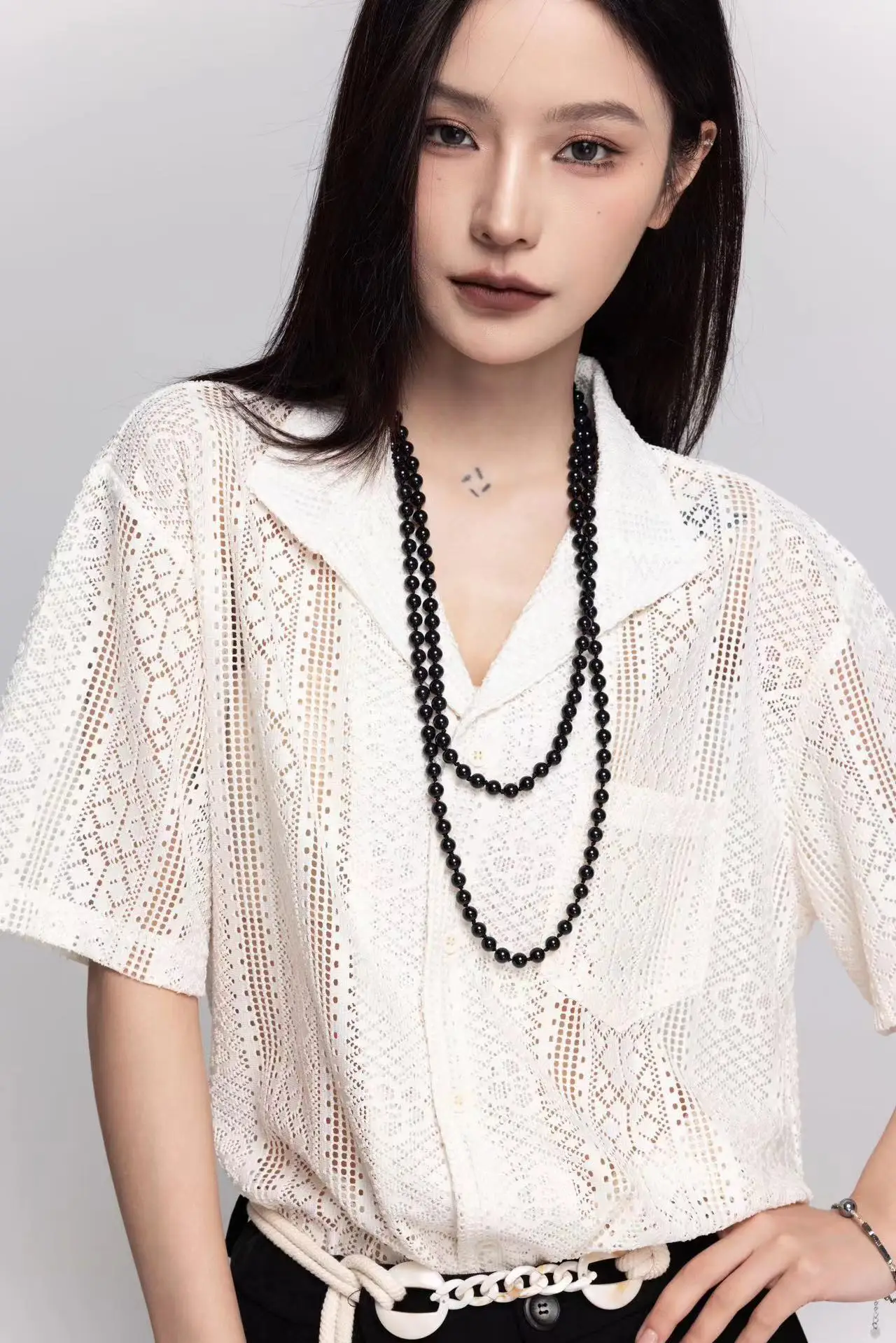 2025 Summer Thin Retro Breathable Hollow Lace Leisure Sunscreen Shirt Black White Short Sleeve Turn-down Collar Versatile Top