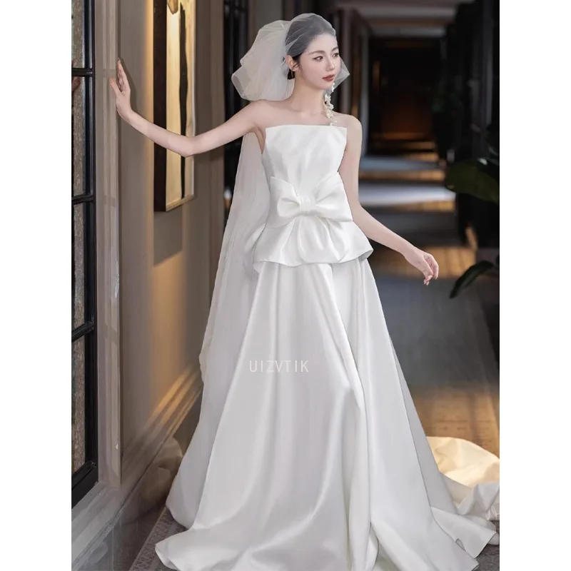 Weiße trägerlose Korea-Hochzeitskleider aus Satin, A-Linie, Brautfotos, Schießen, Schleife, Abendparty-Kleider, einfaches Brautkleid, individuell gestaltet