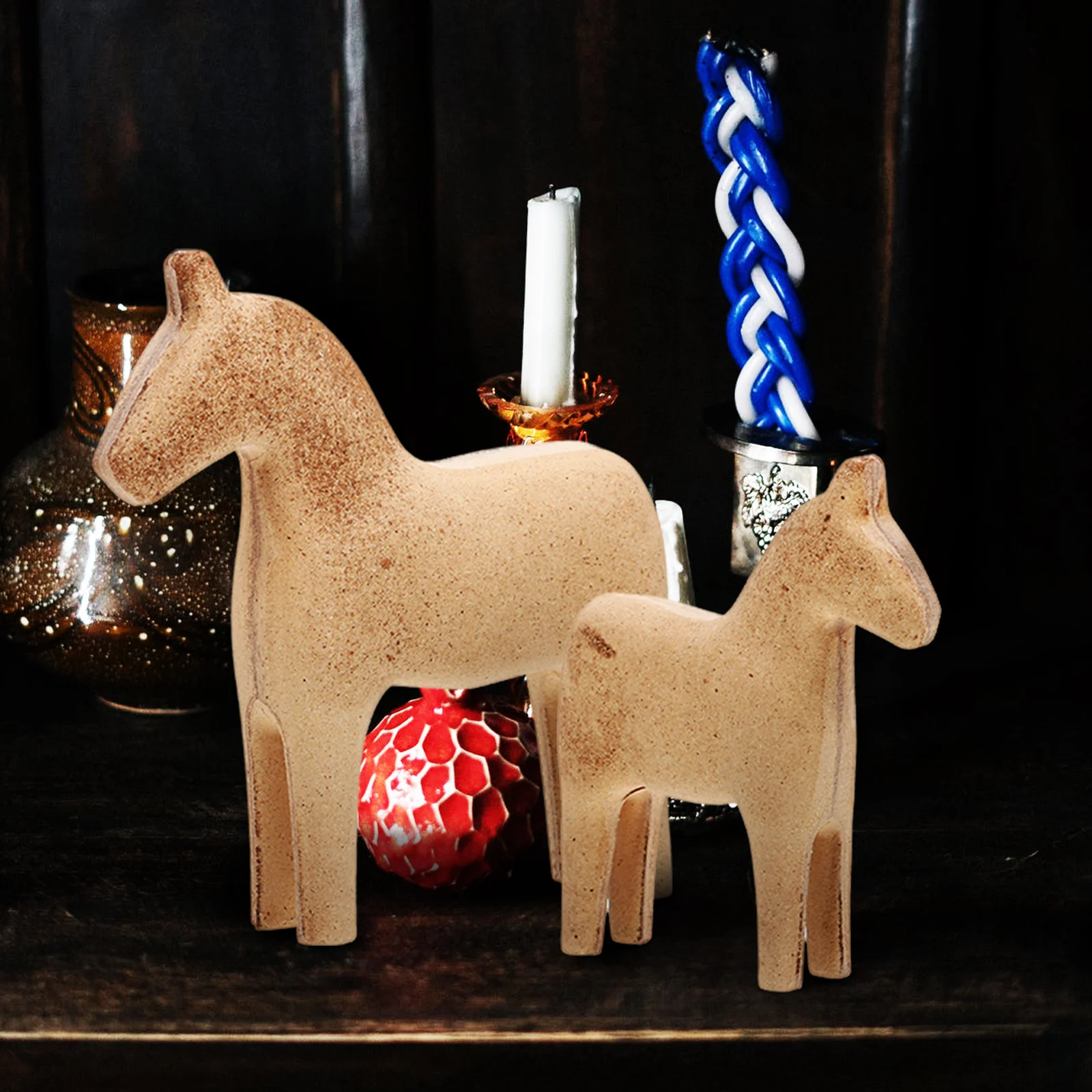 

2pcs Wooden Horse Statue Animal Decor Material Novel Design Office Room Horse Statue Decor Mini Model