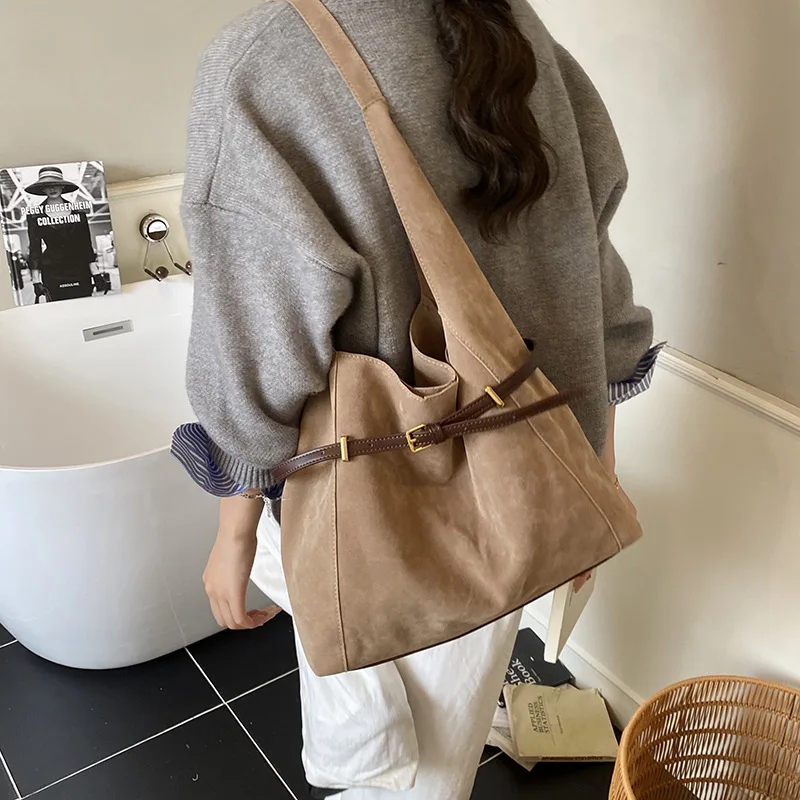 

2025 Autumn Winter Casual Underarm Bag, Vintage Tote Purse for Women, Minimalist Day-to-Night Crossbody, Textured Sling Bag