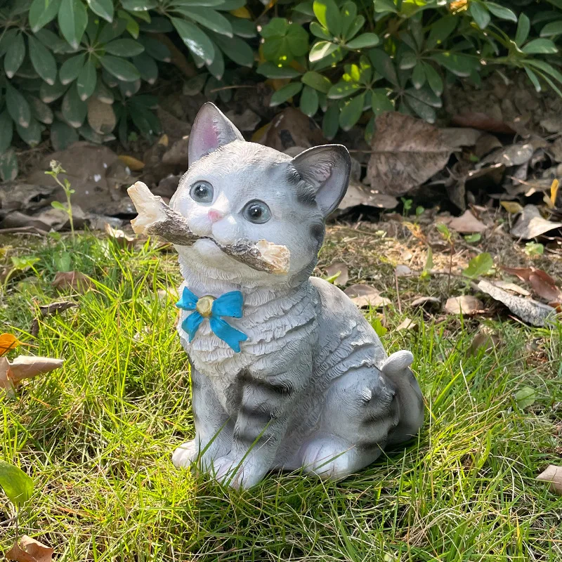 

Новые украшения из смолы с маленьким котом, настольные украшения для сада и двора, скульптуры ручной работы с мультяшными животными
