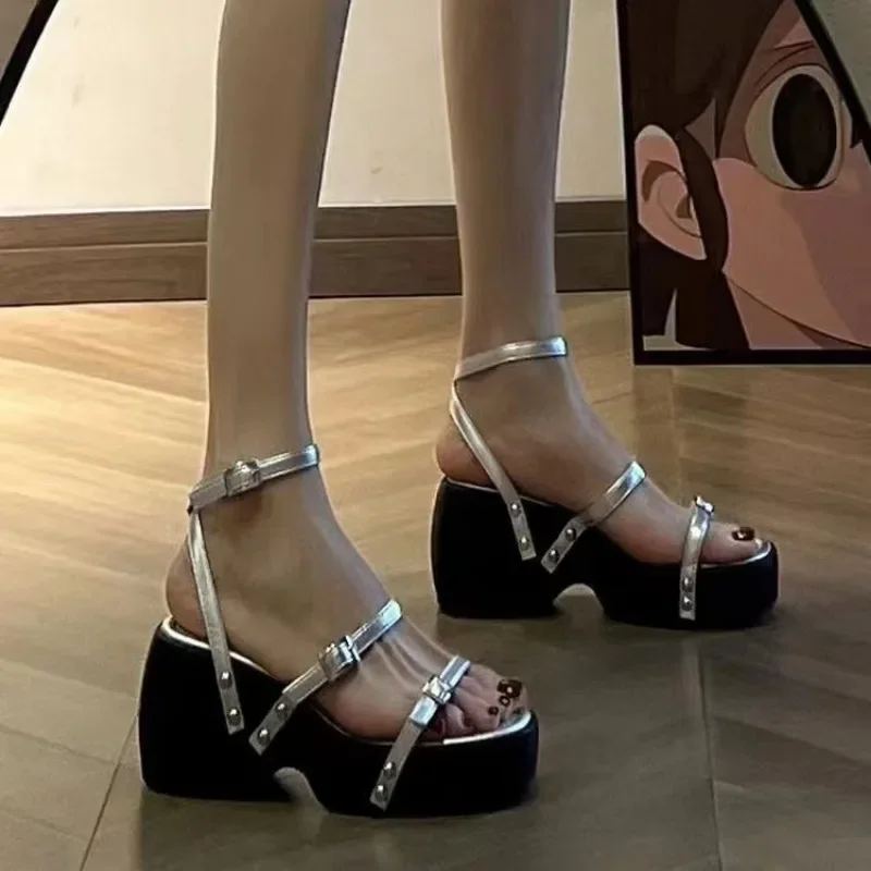 إسفين PU عالي للنساء ، حزام نحيف ، نعل سميك ، منصة خارجية ، أحذية نسائية ، صيف ، مثير ، جديد ، كعب ، مشبك ،