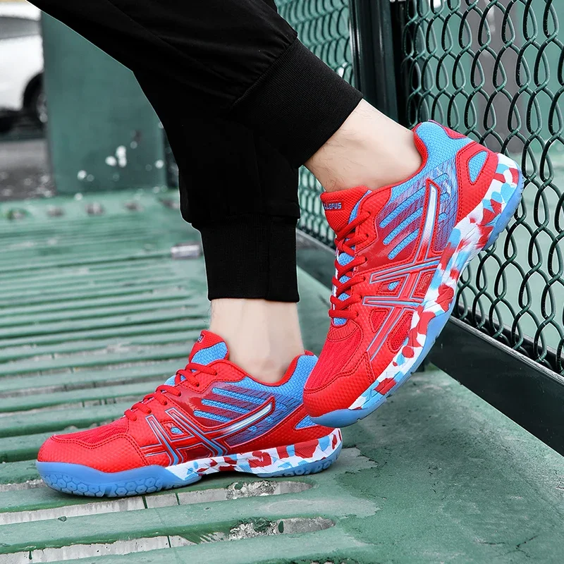 New Men\'s and Women\'s Badminton Shoes Outdoor Leisure Sports Shoes Couple Shoes Training Shoes
