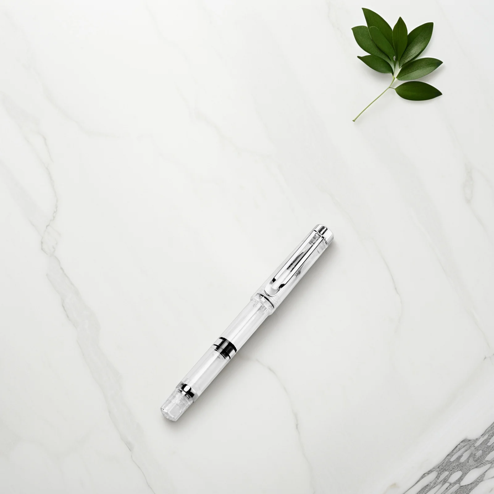 مجموعة أقلام فرشاة نافورة قابلة لإعادة الملء، آلية تعبئة المكبس المرنة، تدفق الحبر البلاستيكي الناعم، وظيفة مزدوجة، ألوان مائية