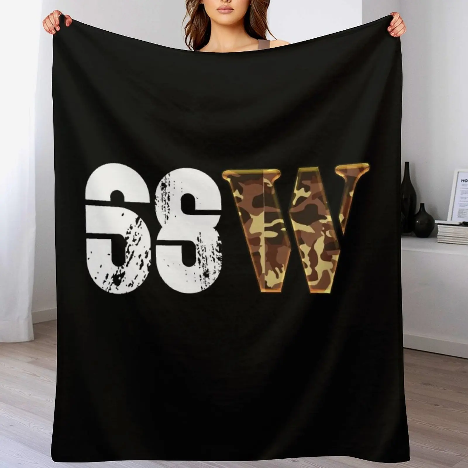 

68W Combat Medic U.S. Army Badge, Funny Military Doctor Nurse Gift Throw Blanket Large Warm Single Decorative Sofas Blankets
