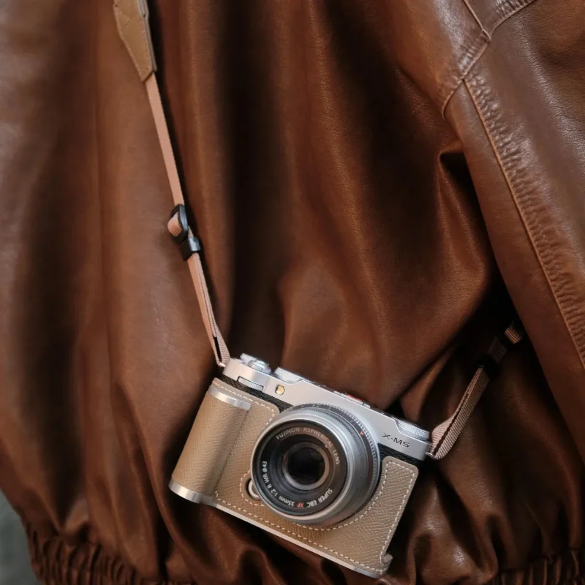 本革牛革カメラバッグ保護ケースカバーベースハンドグリップショルダーベルトハンドストラップ富士フイルム XM5 富士 X-M5
