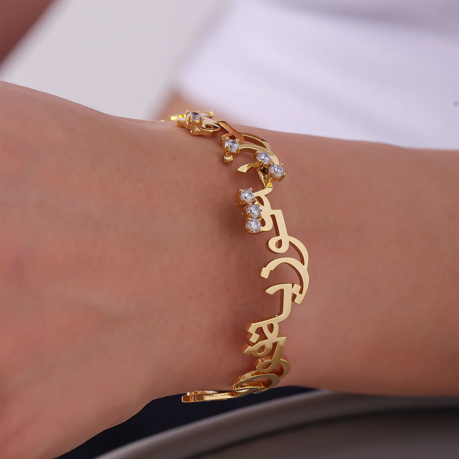 

New Style Luxury Jewelry Personalised Arabic Name Bangel Cycle Name Custom Muslim Bracelet With 4mm Zircon Jewelry for Wome Gift