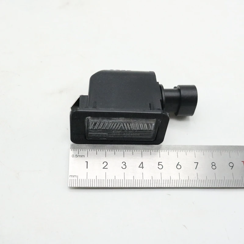 

Фонарь подсветки заднего номерного знака для Great Wall, Voleex C30/C50, ORA R1, IQ, Haval H5/H6/H9, M2/M4, Wingle 6, OEM: 4108100XG08XA