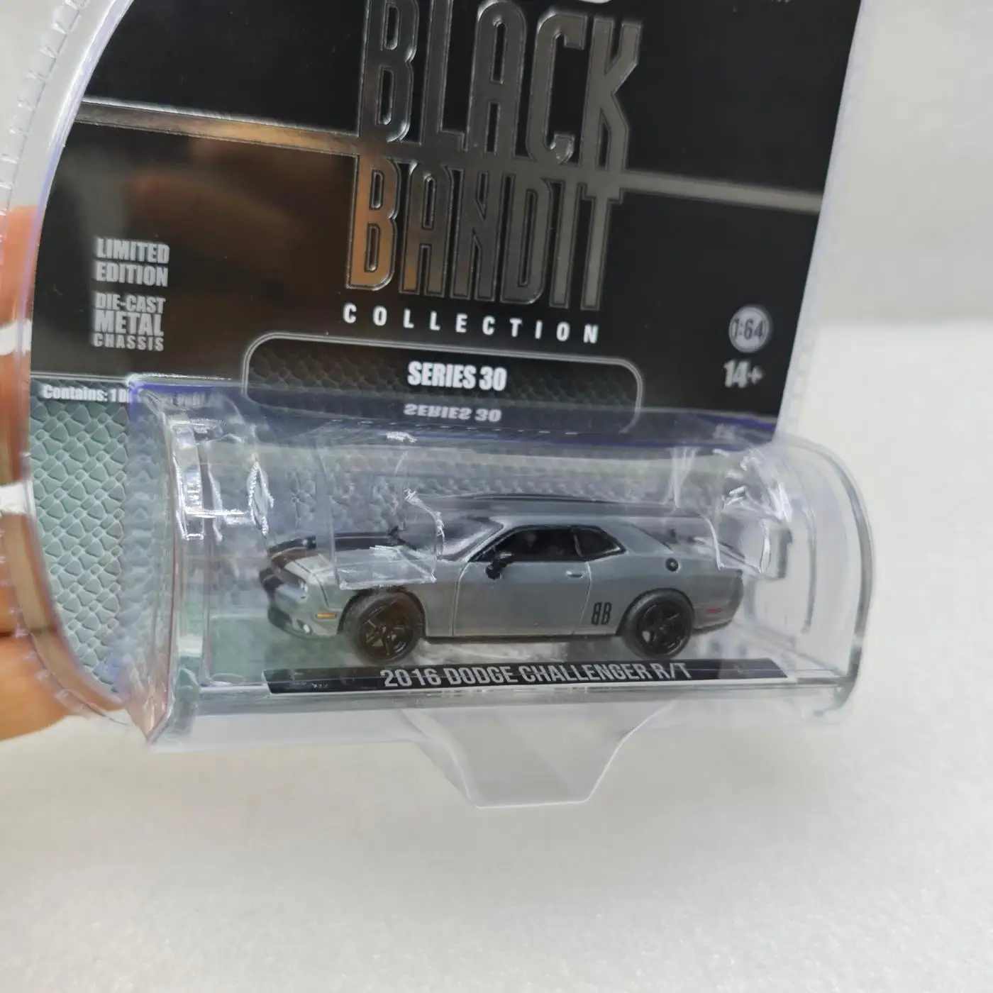 

1:64 2016 Challenger R/T High Simulation Diecast Car Metal Alloy Model Car Toys for Children Gift Collection