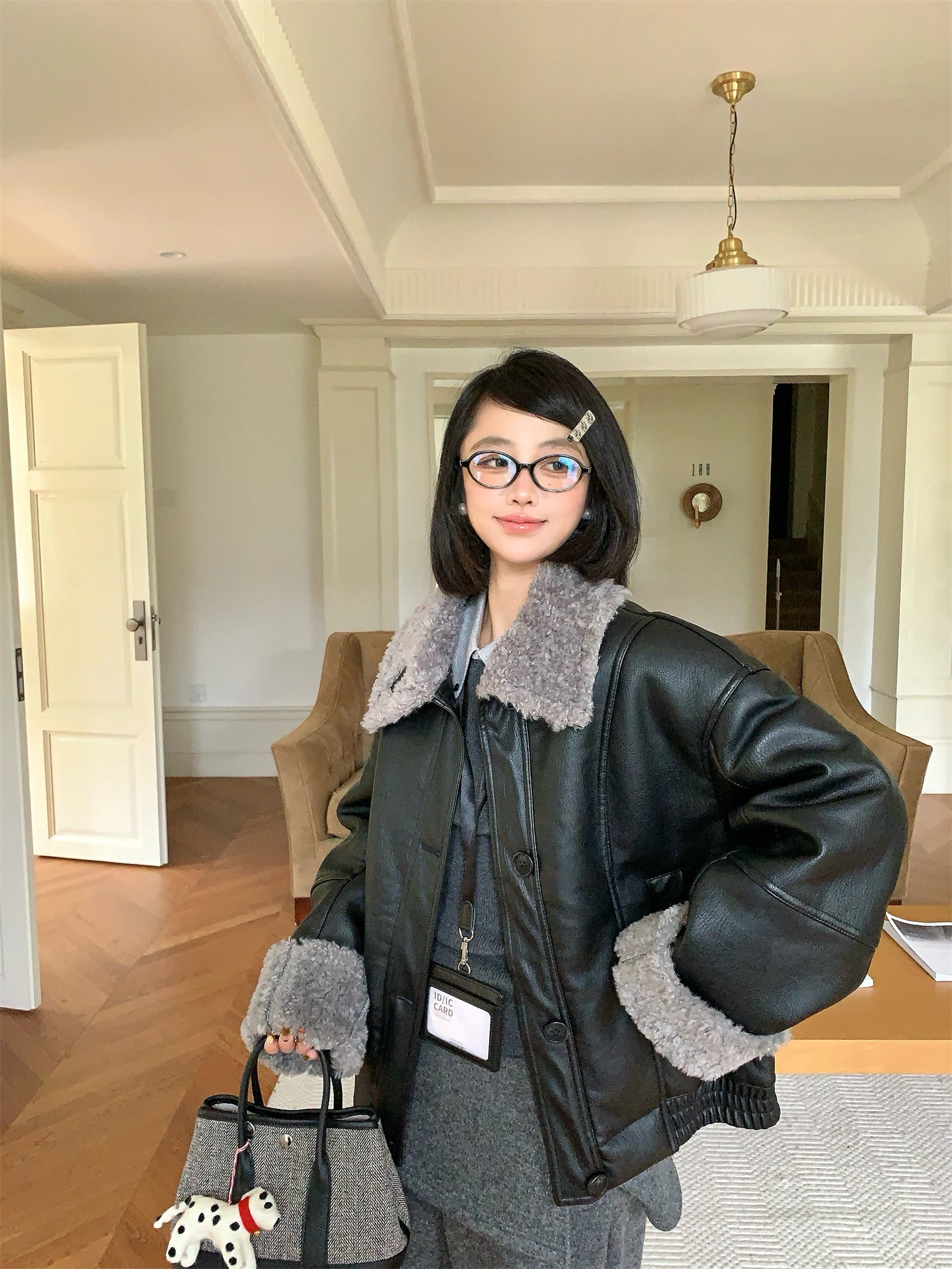 

Женская утепленная куртка из овечьей шерсти в стиле ретро, кожаное пальто в байкерском стиле с длинными рукавами, отложным воротником, без внутренних карманов, полиэстер