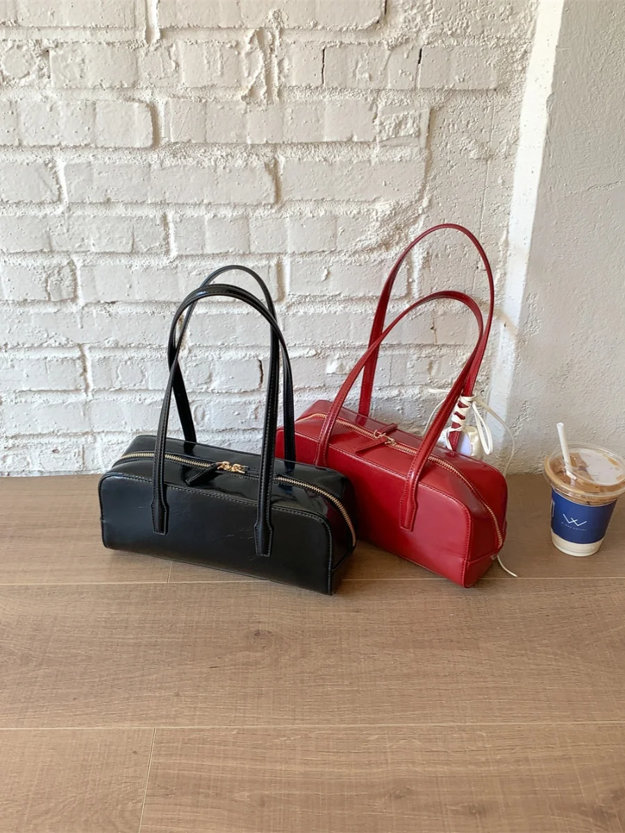 

New 2025 Spring Soft Leather Boston Pillow Bag Single oulder Underarm Bag Retro Bowling Handbag Commuter Tote Handbag