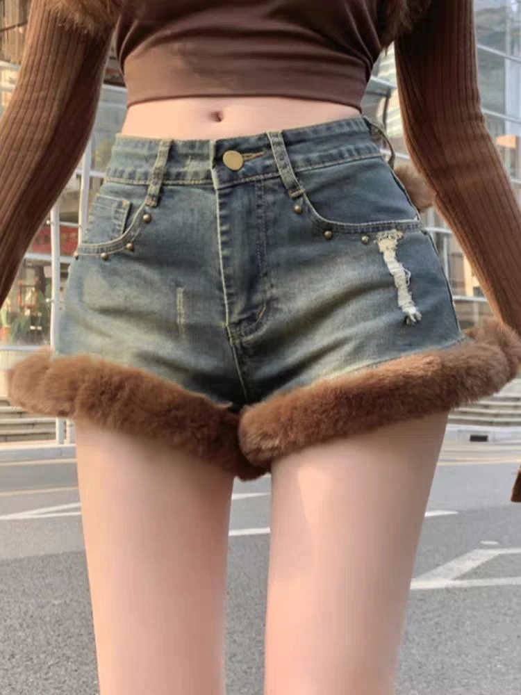 RORORIRI Pantaloncini di jeans con cuciture in pelliccia sintetica Donna Rivetti strappati Distressed Stretch Slim Grayu Bootypants Inverno Retro Streetwear