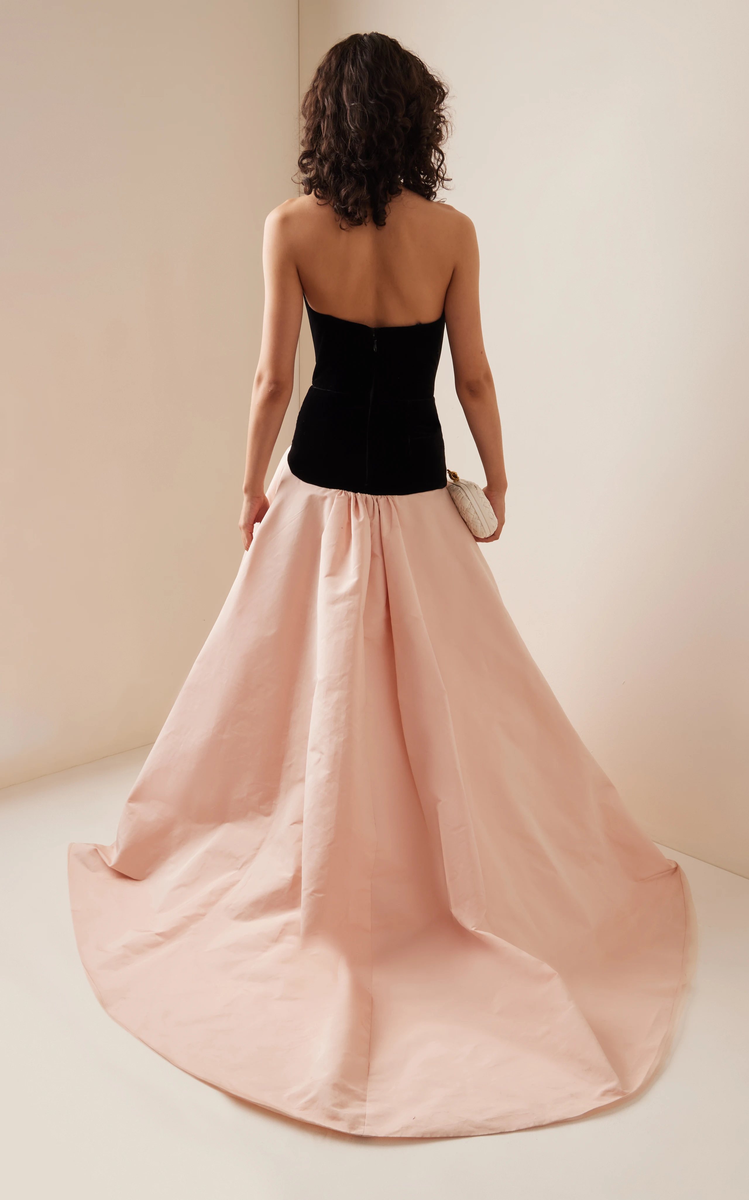 فساتين السهرة 2024 Sweetheart Taffeta Long Prom Maxi Gown Black and Pink Celebrity Party Dresses Strapless Velvet Formal Dress