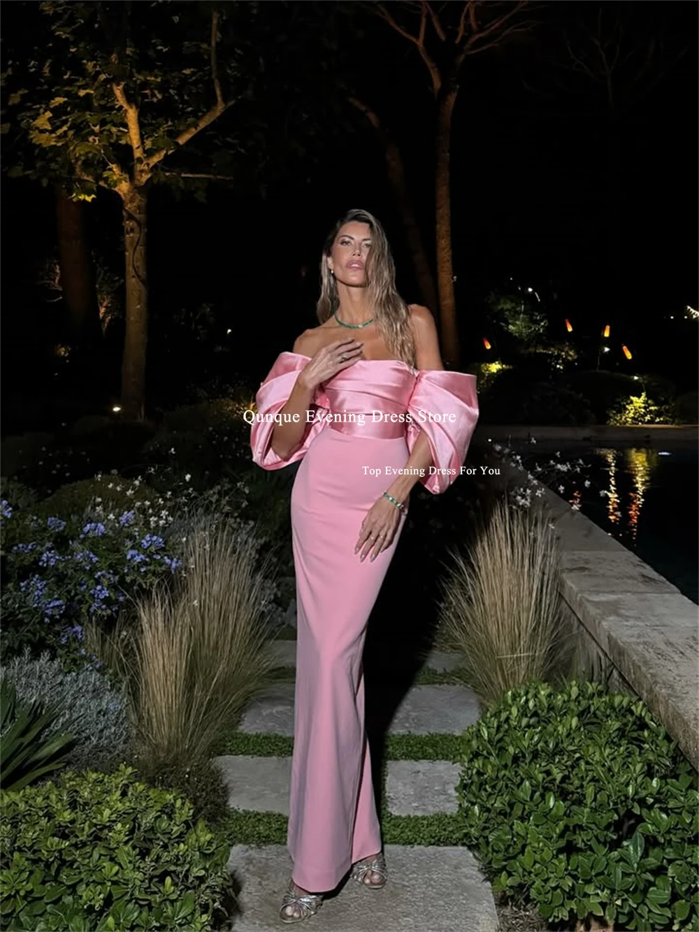 ชุดราตรีทรงเมอร์เมดแบบไร้สาย รุ่น Qunque Modern สีชมพู ผ้าซาติน ชุดเดรสงานปาร์ตี้ แขนพองสั้น ชุดราตรีงานพรอม  สามารถสั่งตัดได้