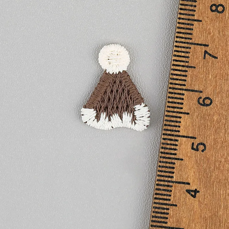 50 Stück 1,5 x 1,8 cm niedliche kleine bestickte Hut-Aufnäher für Haarspangen-Accessoires, Hut, Stofftasche, Dekorationsaufnäher – Detail 6