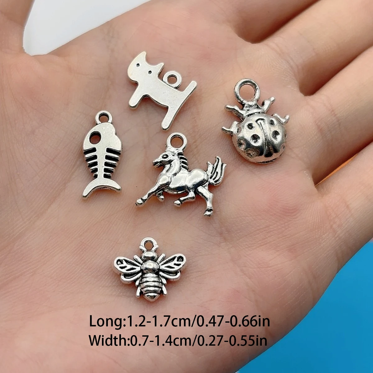 30-Piece Set of Animal-Shaped DIY Handmade Accessories, Including Ladybugs, Fish Bones, Kittens, Galloping Horses, and Bees in Various Designs, Suitable for DIY Bracelets, Necklaces, Earrings, Pendants, and Handmade Beaded Decoration Accessories