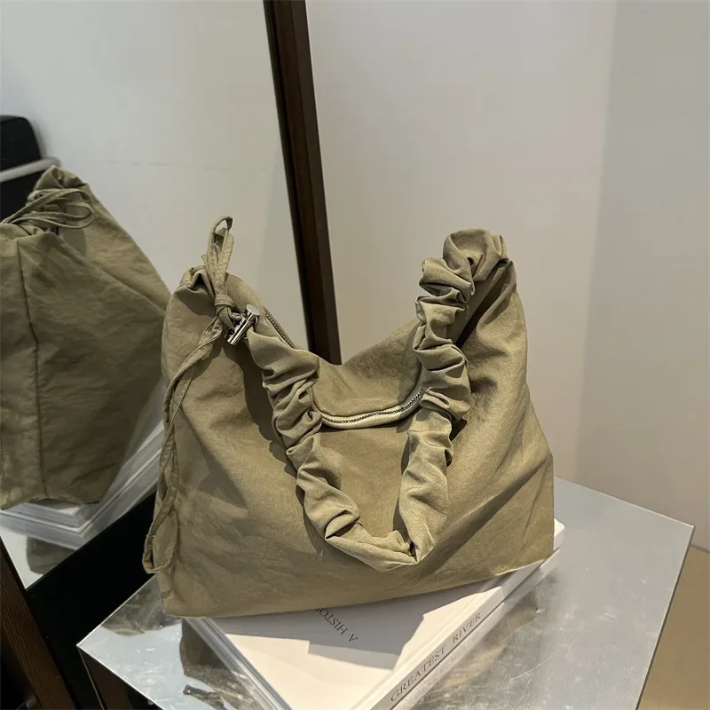 

Large capacity cloud pleated drawstring shoulder strap shoulder bag solid color simple tote bag