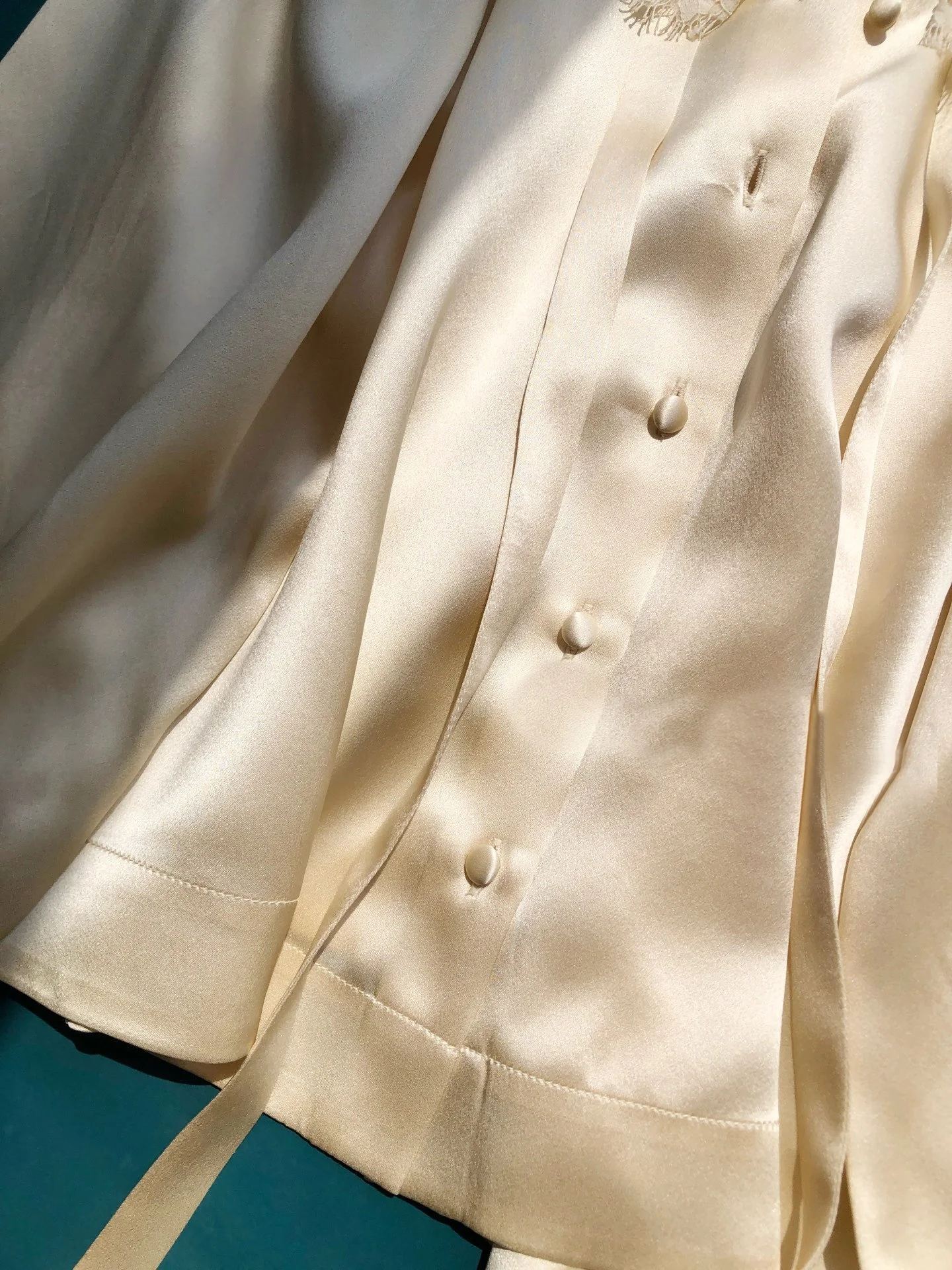レディース レース切り替えシルクセット、ターンダウンカラー、 - Silk Blouse のレビューと価格