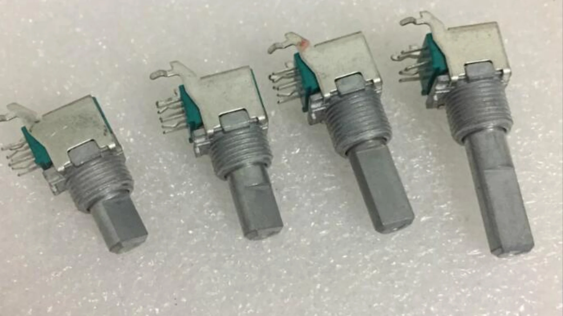 10pcs/lot RK09 Dual Precision Potentiometer RK09L12B0A3Z Power Amplifier A10K A20K A50K T=20mm