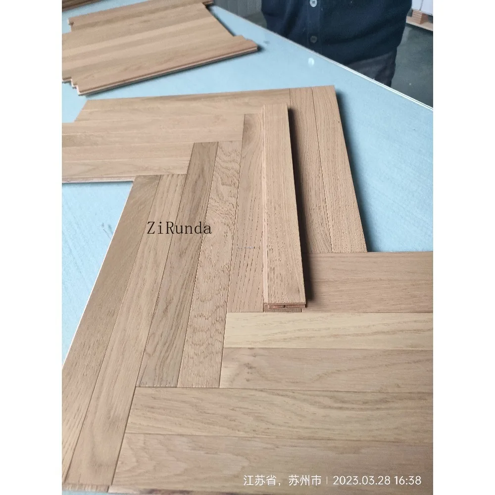 브러시드 헤링본 파켓 오크 엔지니어링 우드 플로어 맞춤형 버전