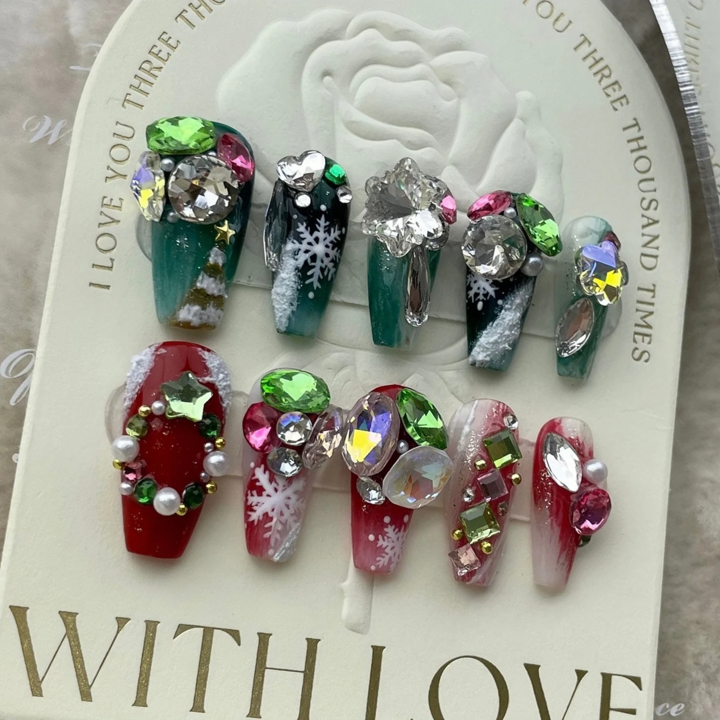 10Pcs Red Green White Snowflake Deer Press on Nails Glitter Powder Winter Christmas Hat False Nail Charms Fake Nail Art Manicure