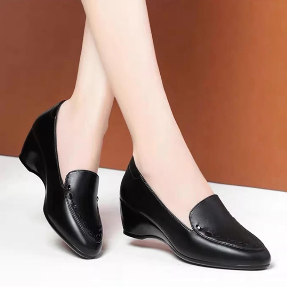 Spring and autumn new style single leather soft leather comfortable slope heel small round head leather shoes shoes mother shoes