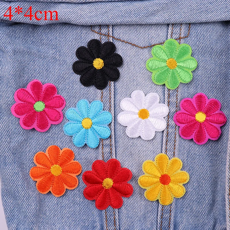 10PCS/lots Embroidery Patch Daisy Sunflower Flowers Patch Iron On Patches For Clothing Jeans Shose Bags Clothes Sew Applique DIY