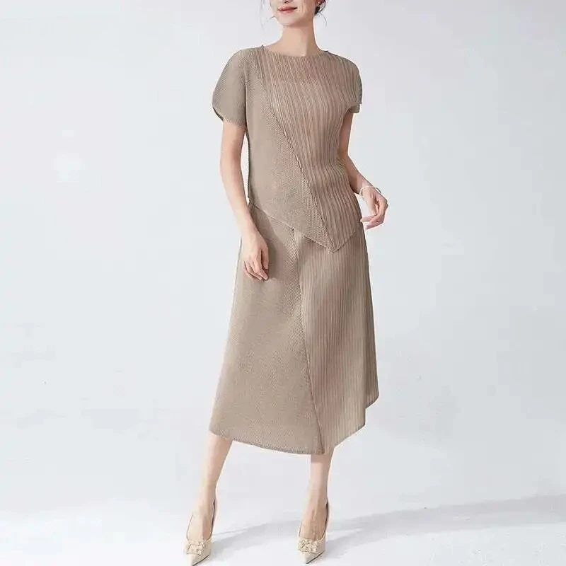 

Fashion Casual Design Sense Pleated Two-piece Women's Loose Irregular Top Elastic Waist Half-body Skirt Miyake 2025 Summer New