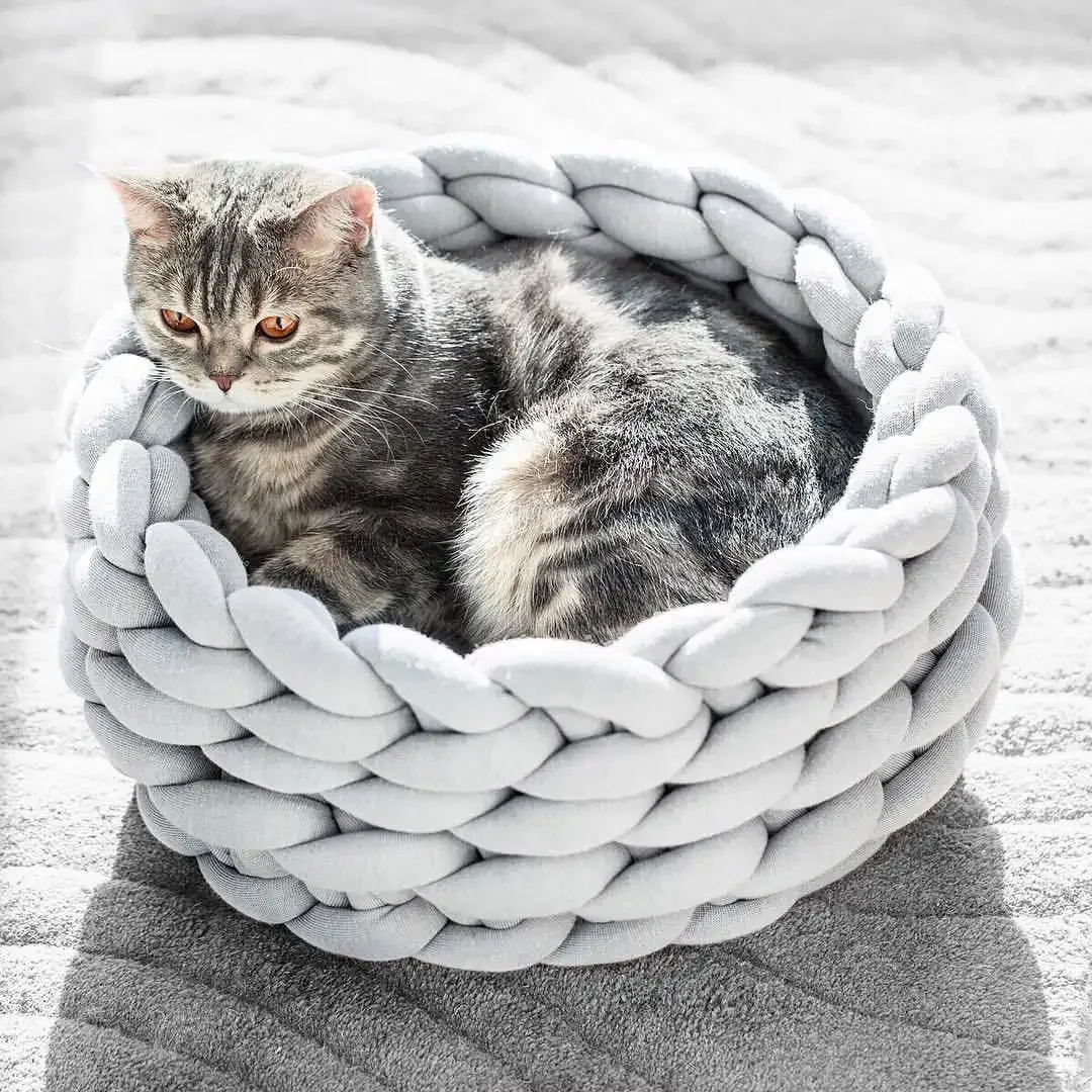 Super Warm Sleeping Nest Soft Long Weave Strap Pet Dog Bed for Dogs Basket Cushion Mat Animals Sleeping