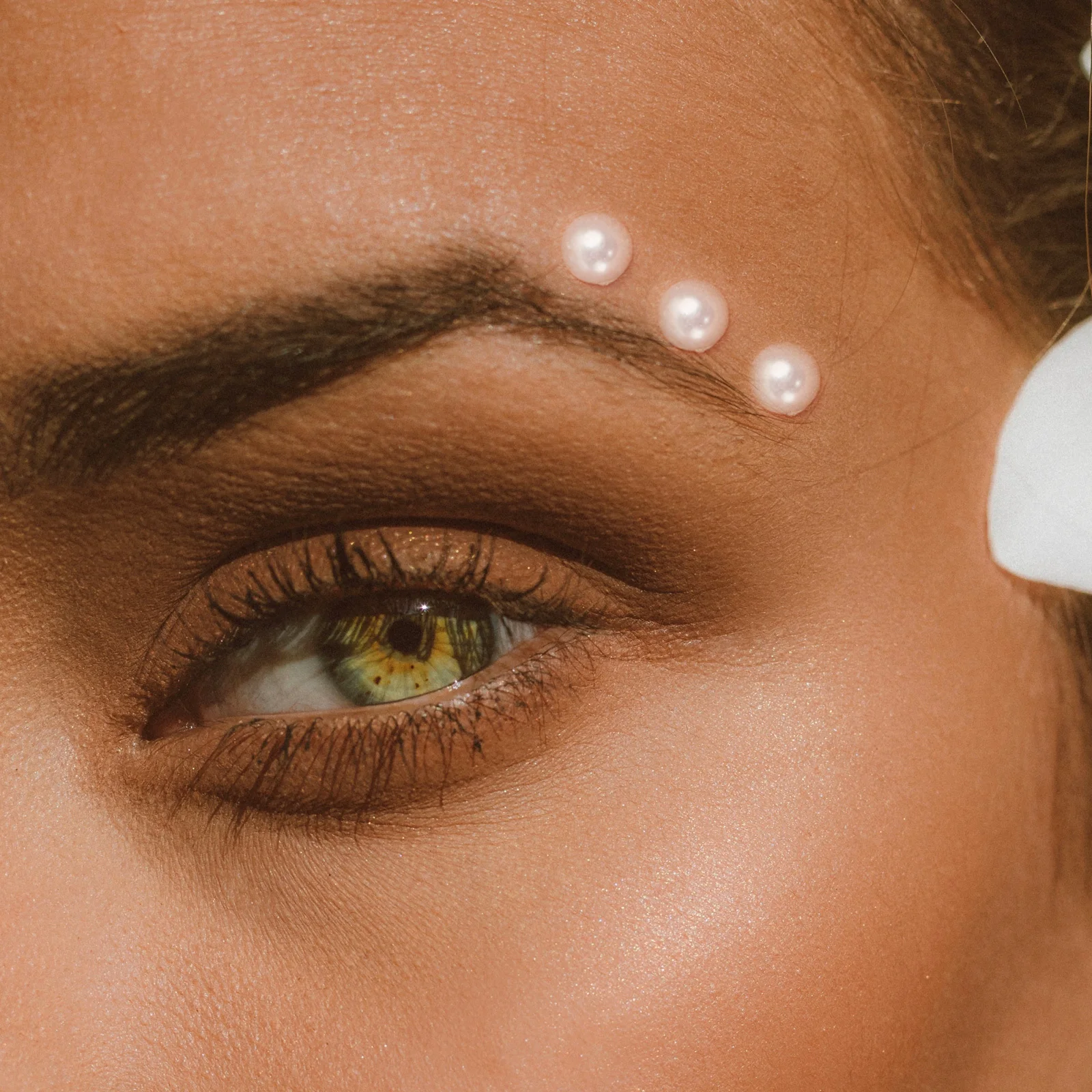 4 Sheets Adhesive Pearl Stickers Mini Face Decoration DIY Pearl Stick on Pearls for Makeup Festival Party Crafts