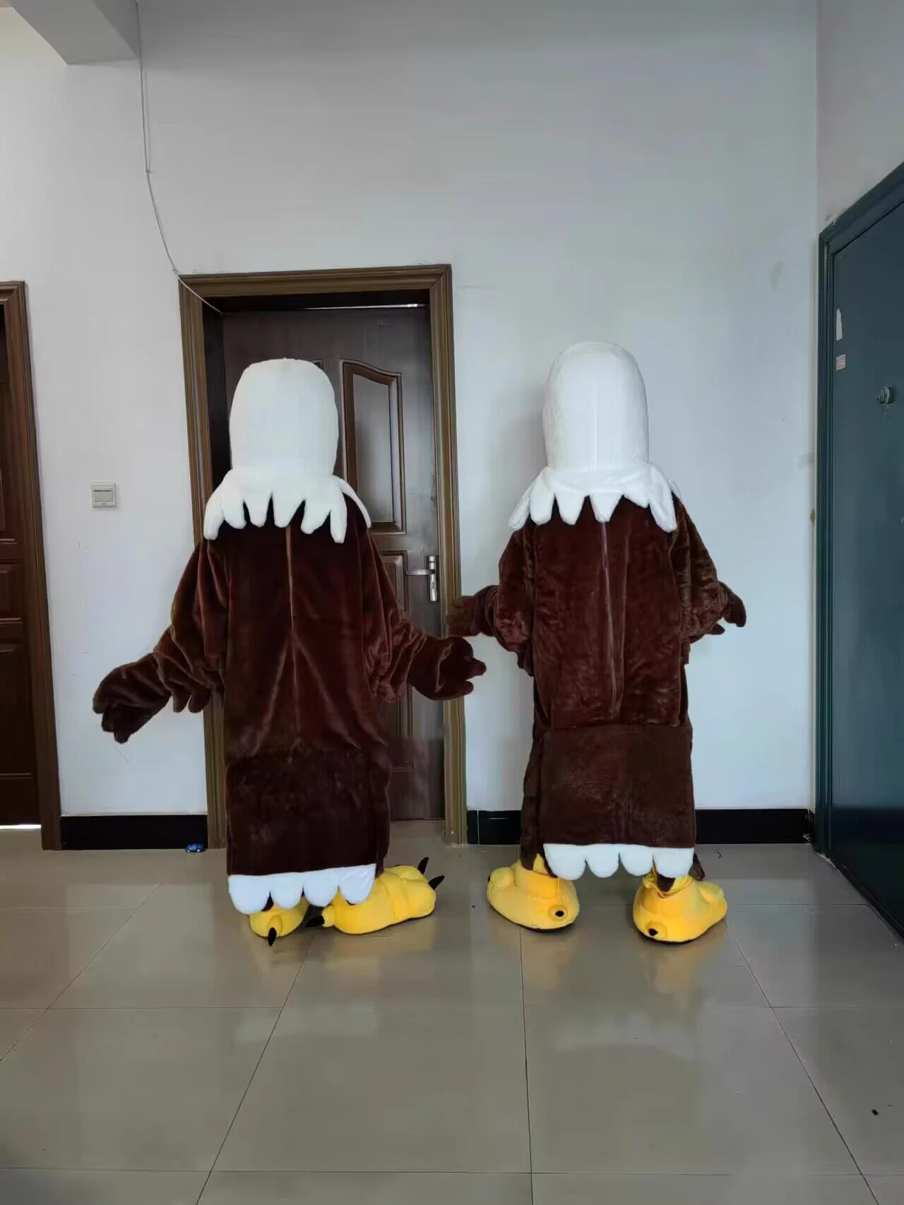 Adult Eagle Cartoon Doll Clothing Funny Walking Doll Eagle Costume Animal Bird Cosplay Performance Party Clothing Customized