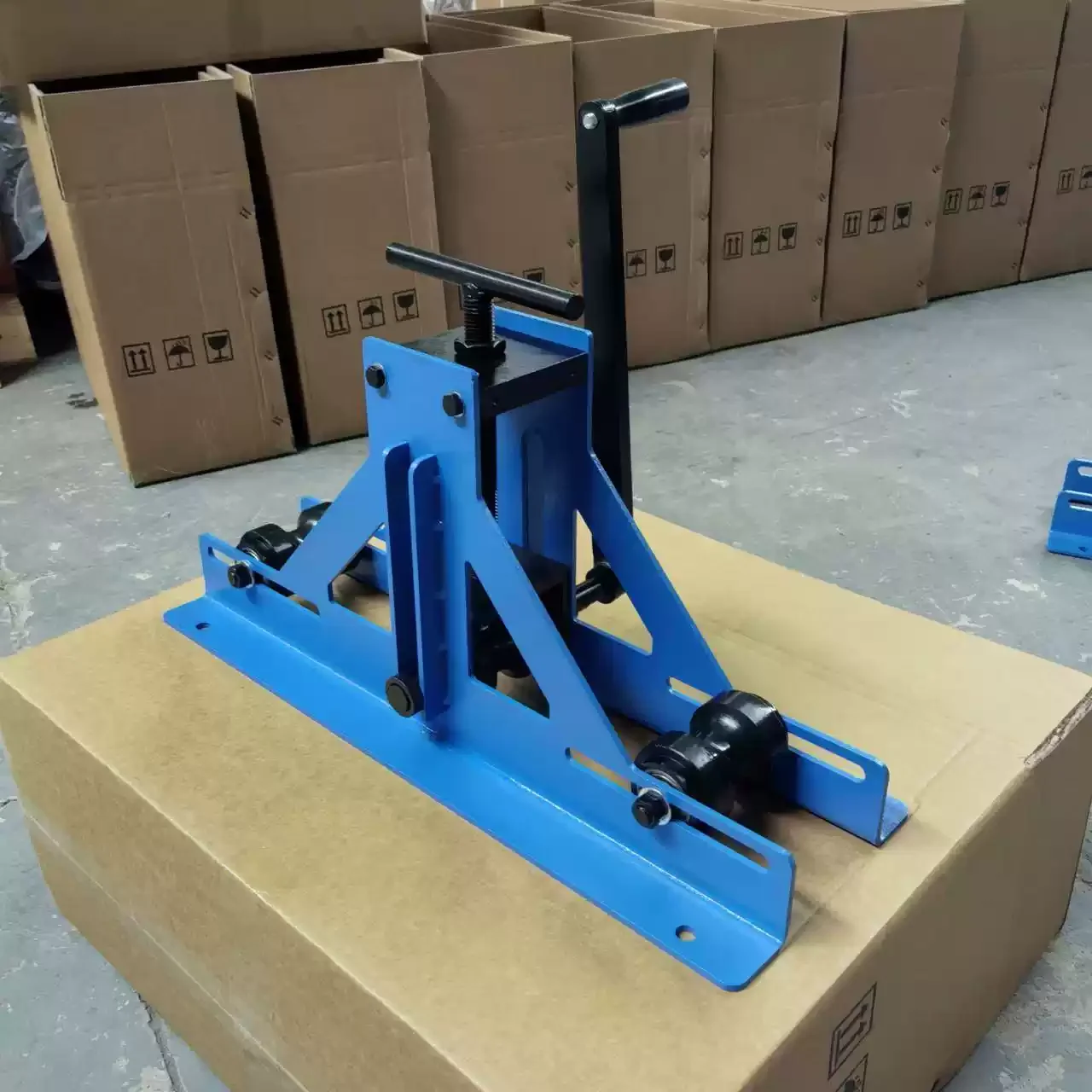 TR-40 Metal Pipe Bender  Manual & Easy-to-Operate for Steel, Copper, Aluminum Tubes