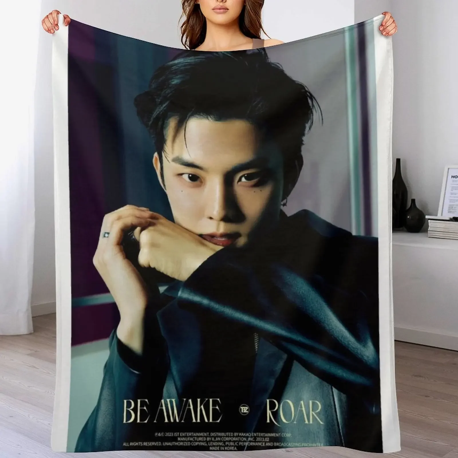 

The Boyz Q Roar Throw Blanket Cozy Home Blanket Gift for Christmas Holiday