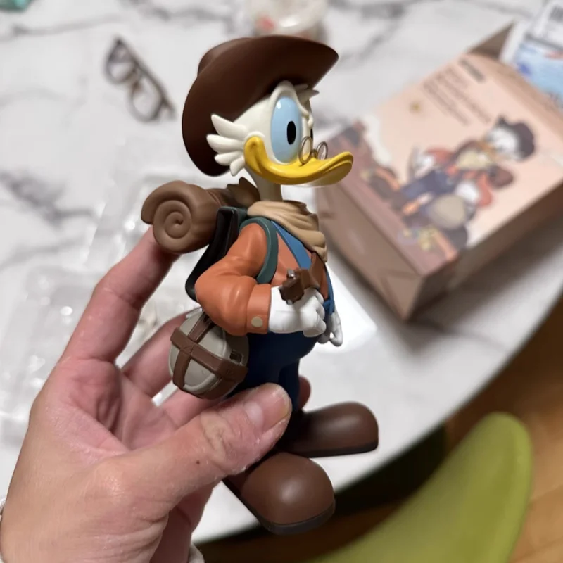 Disponibile Genuino Morstorm Disney Figura Cartoon Explorer Scrooge Mcduck Action Figurine Anime Modello Bambola Giocattolo Ornamento Regalo