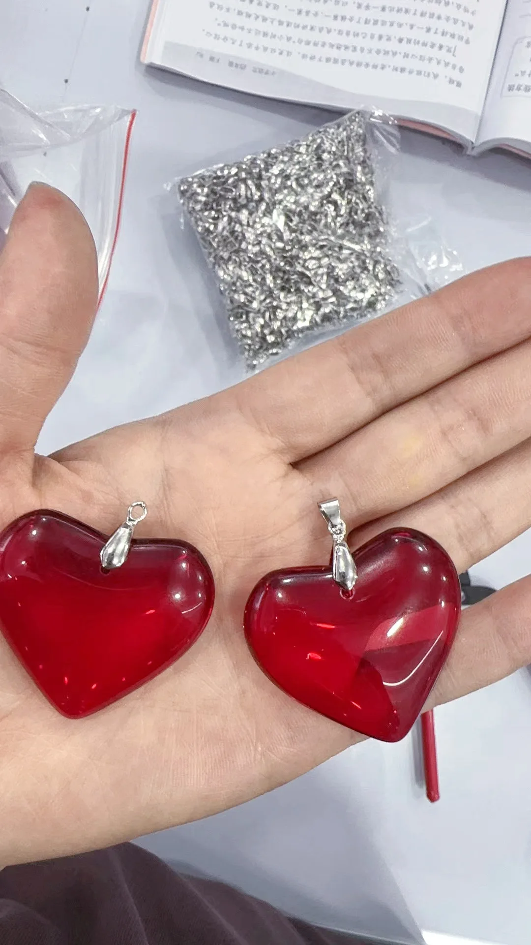 New Cute Red Bright Heart Pendant Fashion Healing Necklace for Women Charm Jewelry Simple Valentine's Day Gift