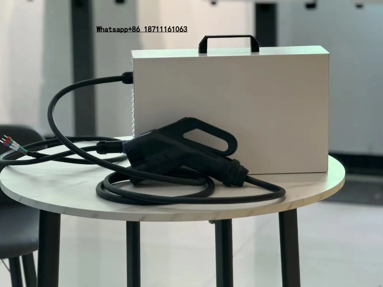 Portable 7kW Electric Vehicle Charging Station with Plug and Charge Feature