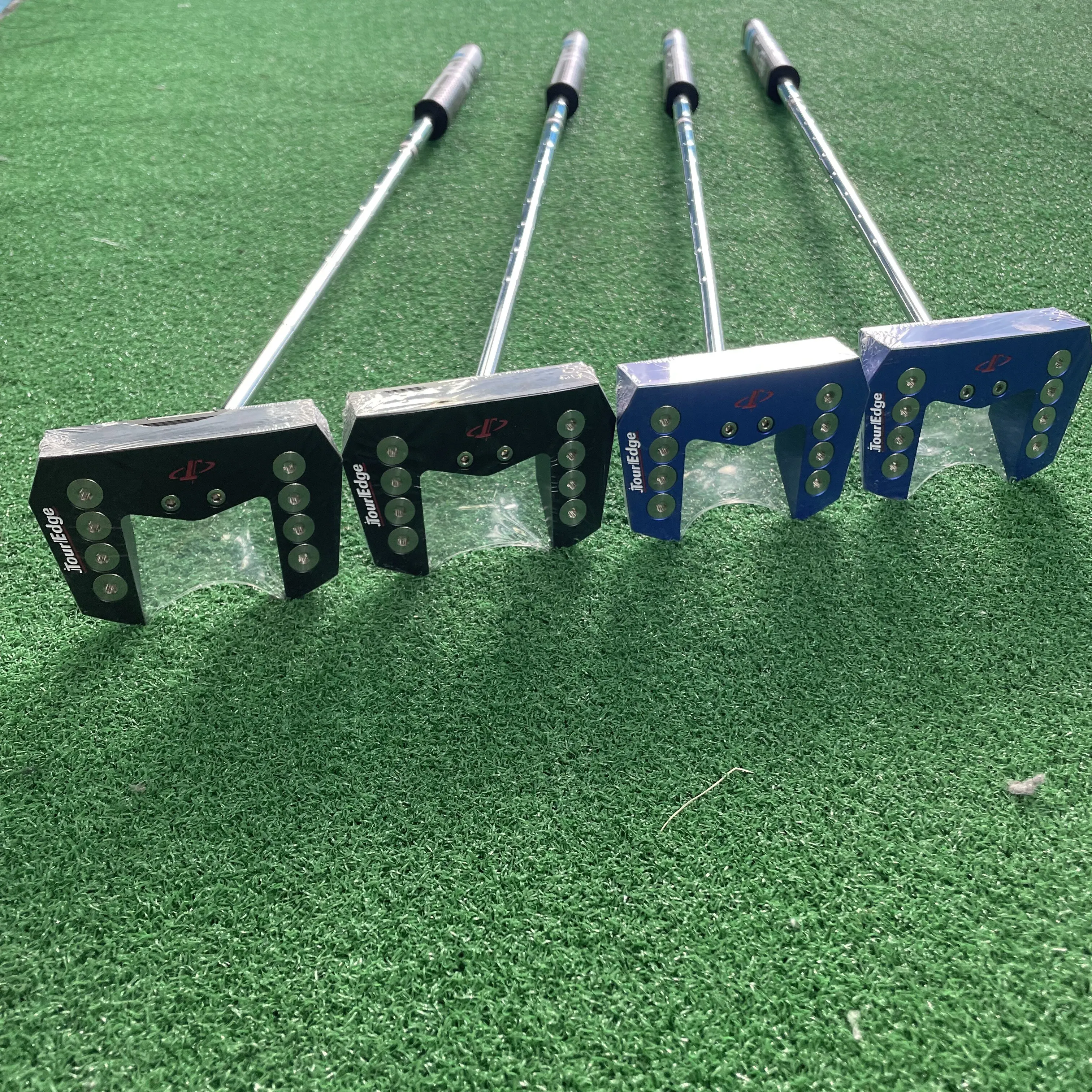 2026 model golf club with horn-shaped putter, equipped with matching ball cover