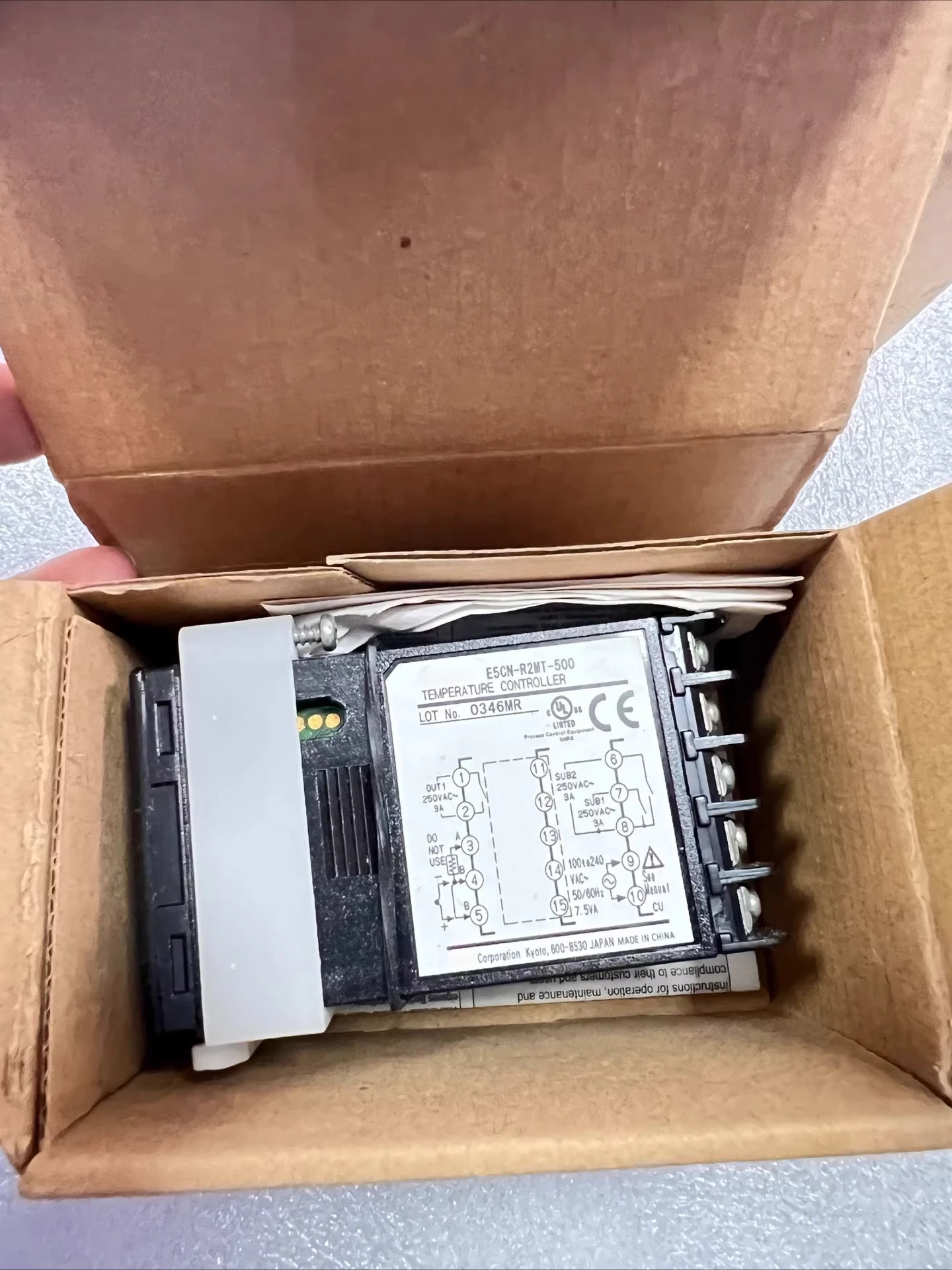 

New E5CN-R2MT-500 For Omron E5CN-R2MT-500 Temperature Controller