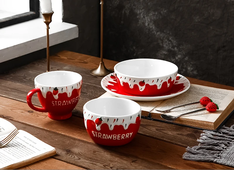 4pcs Set, Embossed Porcelain Dinnerware Strawberry Salad Bowl and Mug Ceramic Tableware, Breakfast Borden Servies