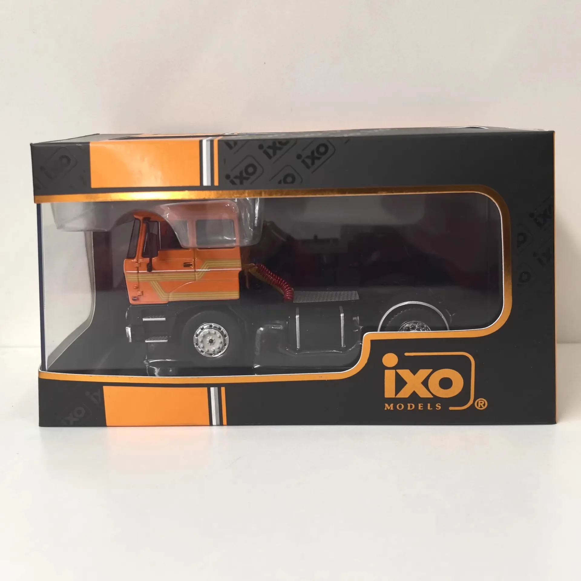 Diecast IXO 1/43 Scale DAF 2800 1975 Tractor Truck Alloy Car Model view 6