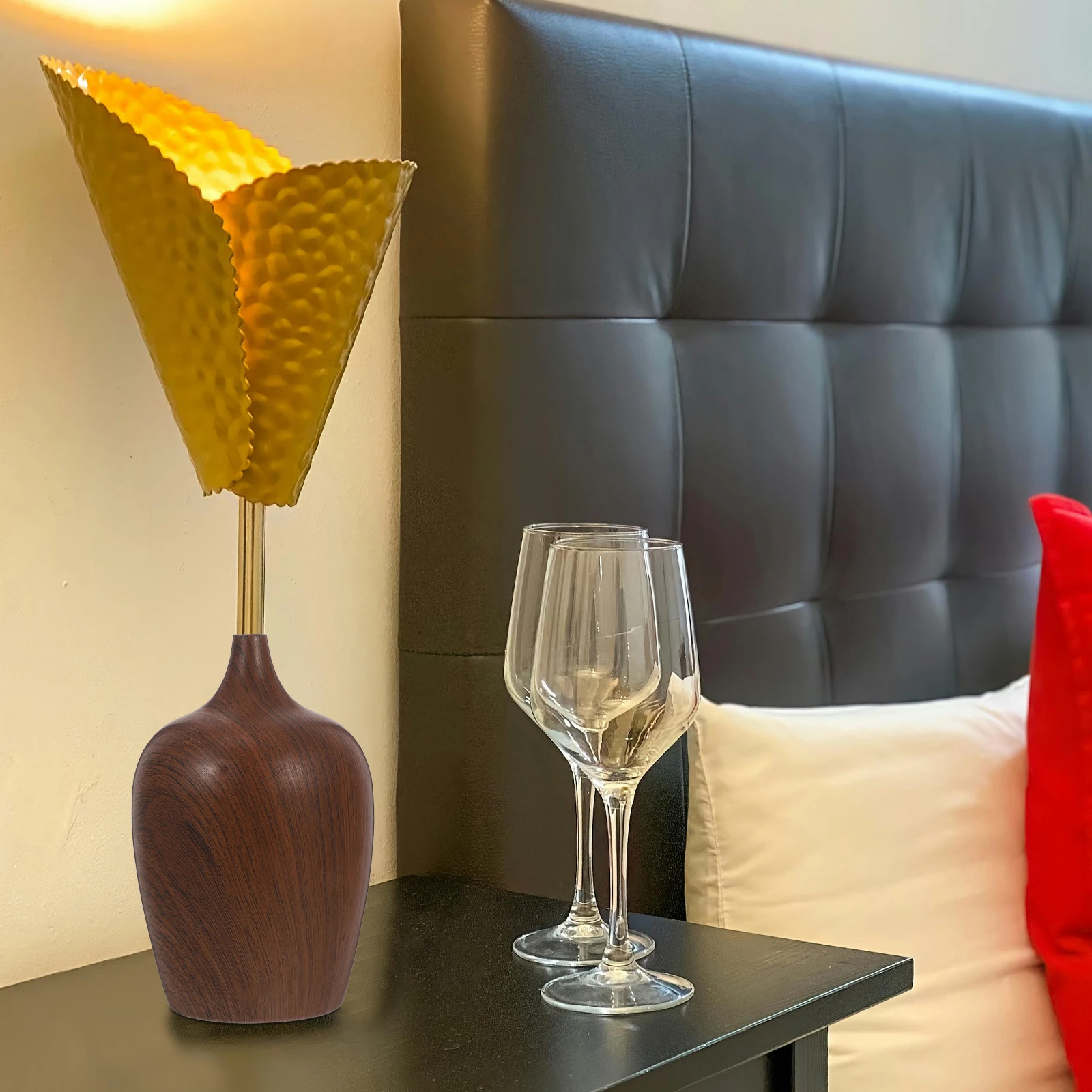 

1pcs Vintage Iron Base Retro Metal Light Stand For Bedroom Night Light Diy Crafts Lamp Making Solid Table Lamp Base Only