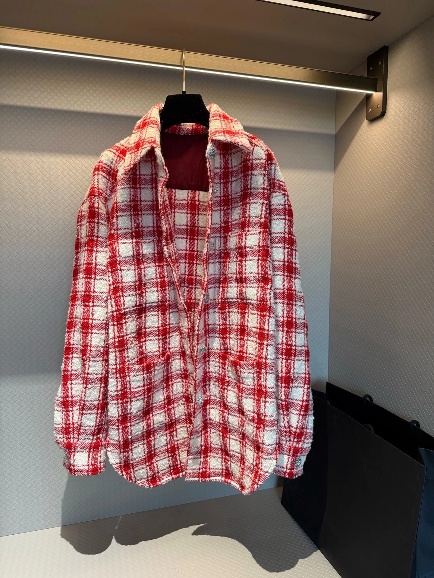 2026 Autumn New Women's Shirt Jacket Red White Checkered Jacket Top Loose Fit High Quality Simple Comfortable Versatile
