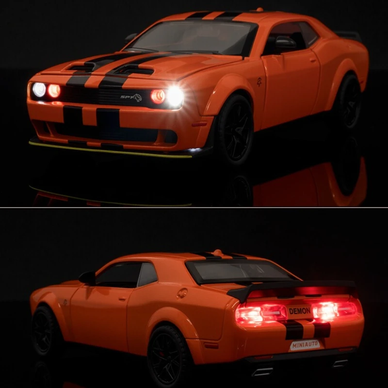 1:32 SRT Hellcat Alloy Sports Car Model Diecasts Metal Toy Simulation Racing Car Vehicles Model Sound and Light Toy Gifts