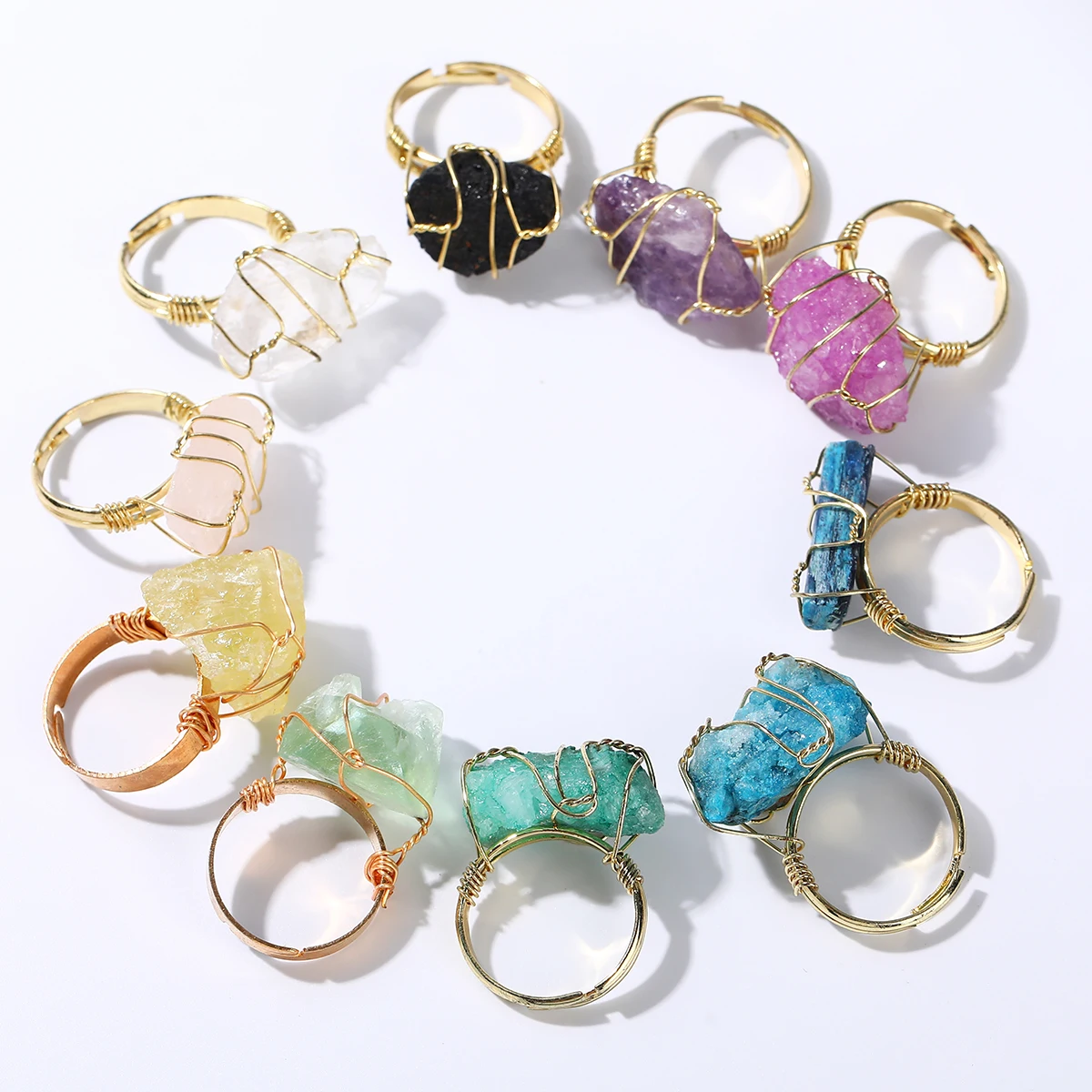 JD حجر الكريستال الخام الطبيعي ملفوفة الأسلاك النحاسية خواتم الرجال النساء البوهيمي الطاقة شفاء الحجر الخام حلقة صديق هدايا الحفلات