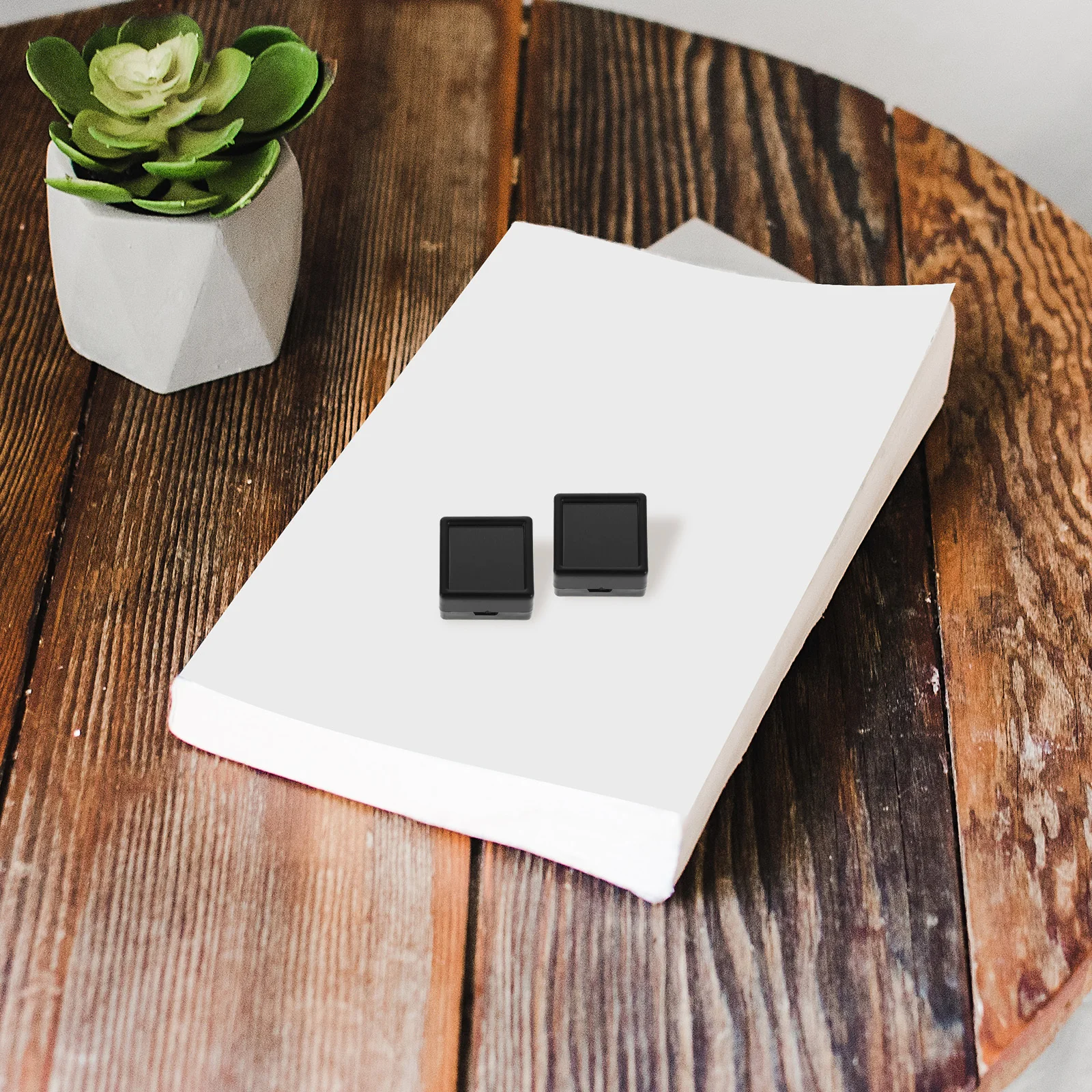 

12 Slot Acrylic Jewelry Display Box Clear Storage Container for Loose Gems Crystals Trinkets with Transparent Lid Gemstone