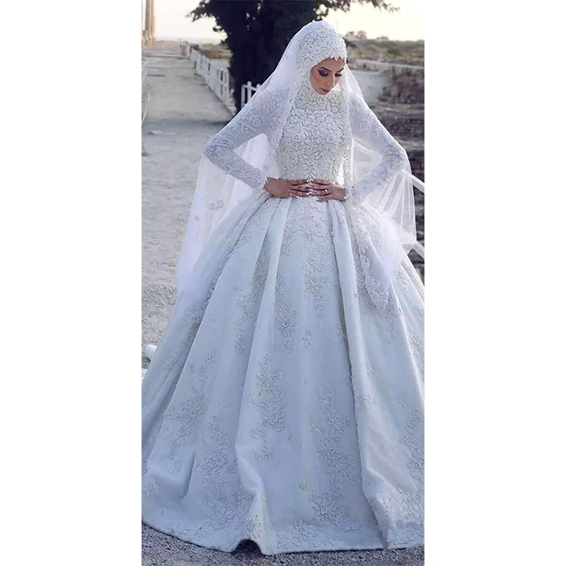 Gorgeous Lace Appliqued Muslim Ball Gown Wedding Dresses With Hijab High Neck Puffy Bridal Dress Long Sleeves Wedding image 2