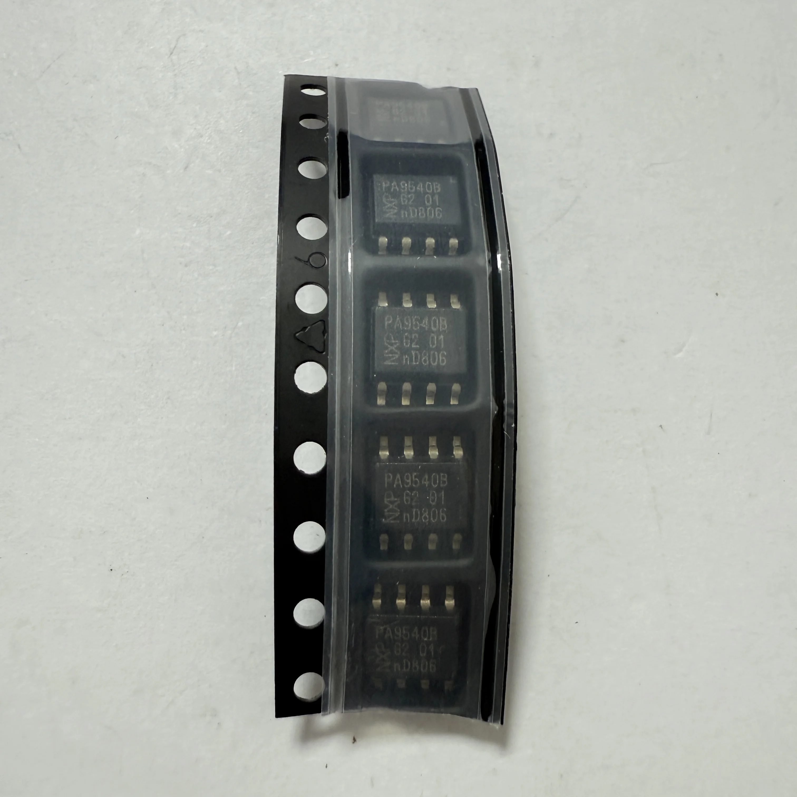 5 PÇS/LOTE PCA9540BD,118 (ICs de interface)