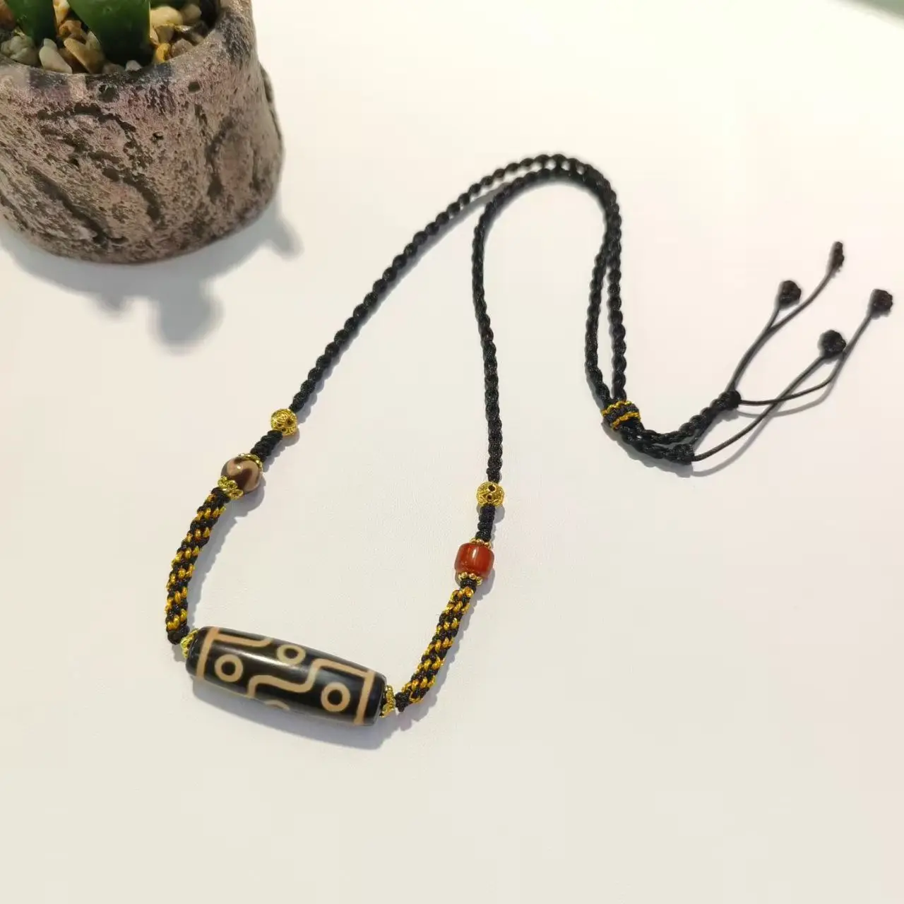 

Тибетский зуб желтый 9-глазый агат Tianzhu регулируемое ожерелье ручной работы для пар Дзи