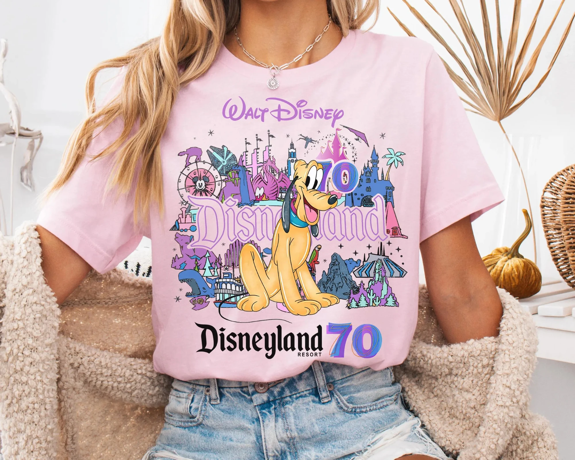 

Футболка с принтом «Микки и друзья» к 70-летию Диснейленда 2026, футболка из чистого хлопка с принтом «70 волшебных лет Диснейленда»