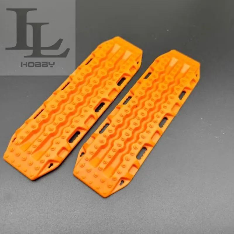 A Pair of Plastic Escape Board and Anti-skid Board for 1/10 RC Crawler Car AXIAL SCX10 III AX103007 DIY Emulation Decoration